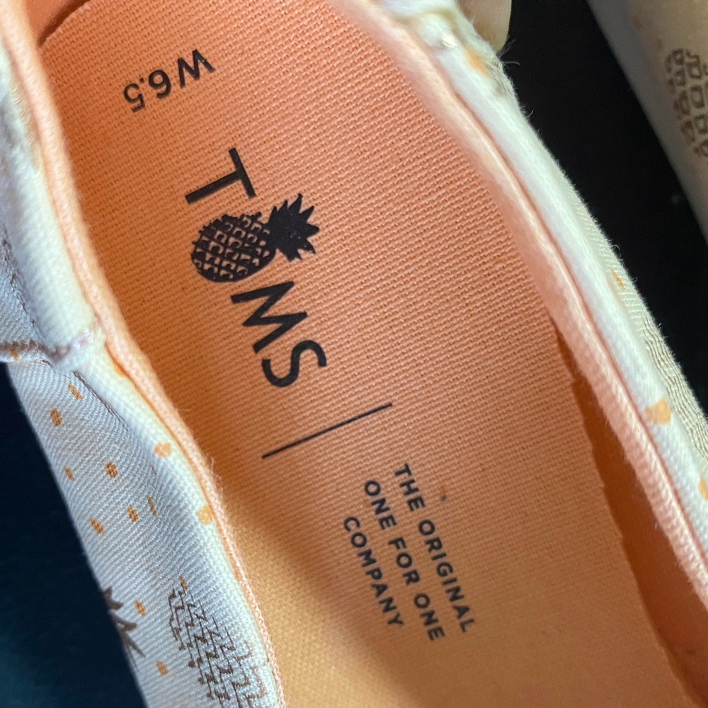 TOMS Women's Rose Gold Pineapple Print Slip-On Shoes Cream Size 6.5 - Picture 12 of 12